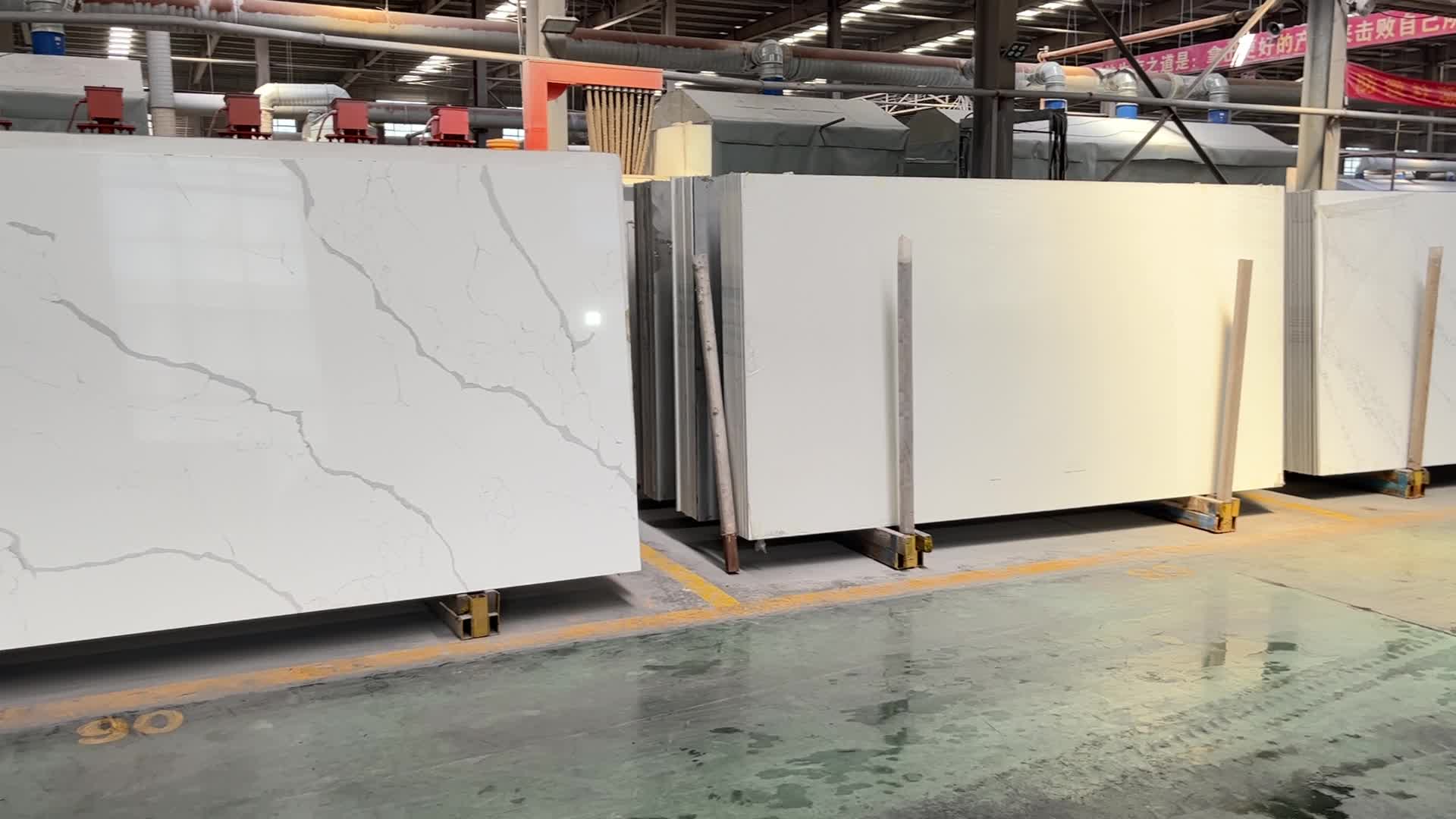 Hot Sale Aritificial Calacatta Quartz Slabs For Interior Use