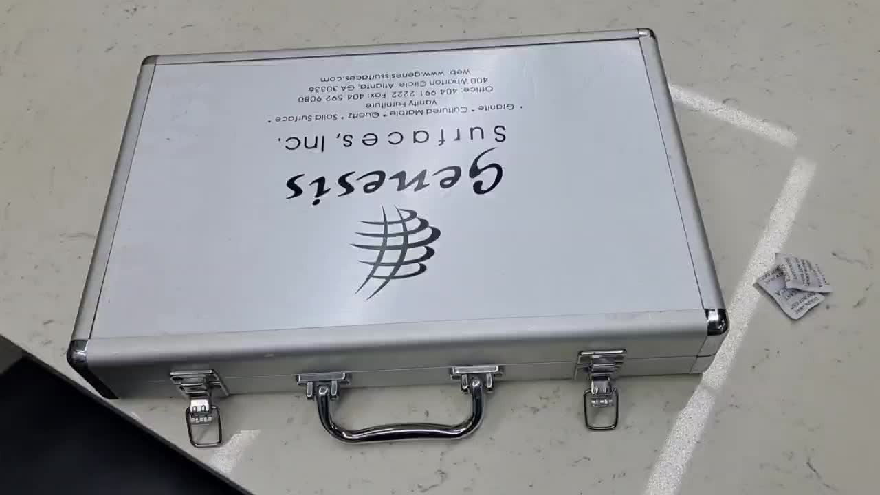 Beautiful And Convenient Stone Aluminium Suitcase