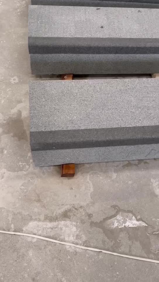 Customized China Grey Granite 654 With Zimbabwe Black Exterior Steps