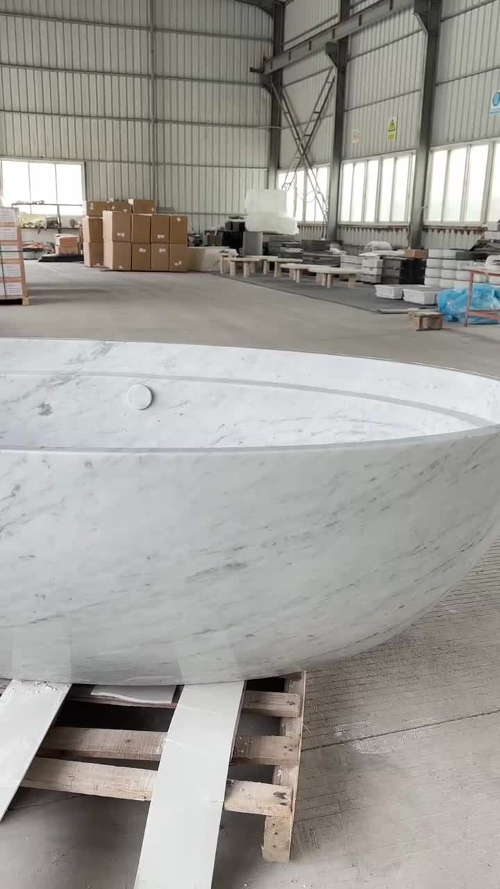 Bianco Cararra Freestanding Oval Bathtub