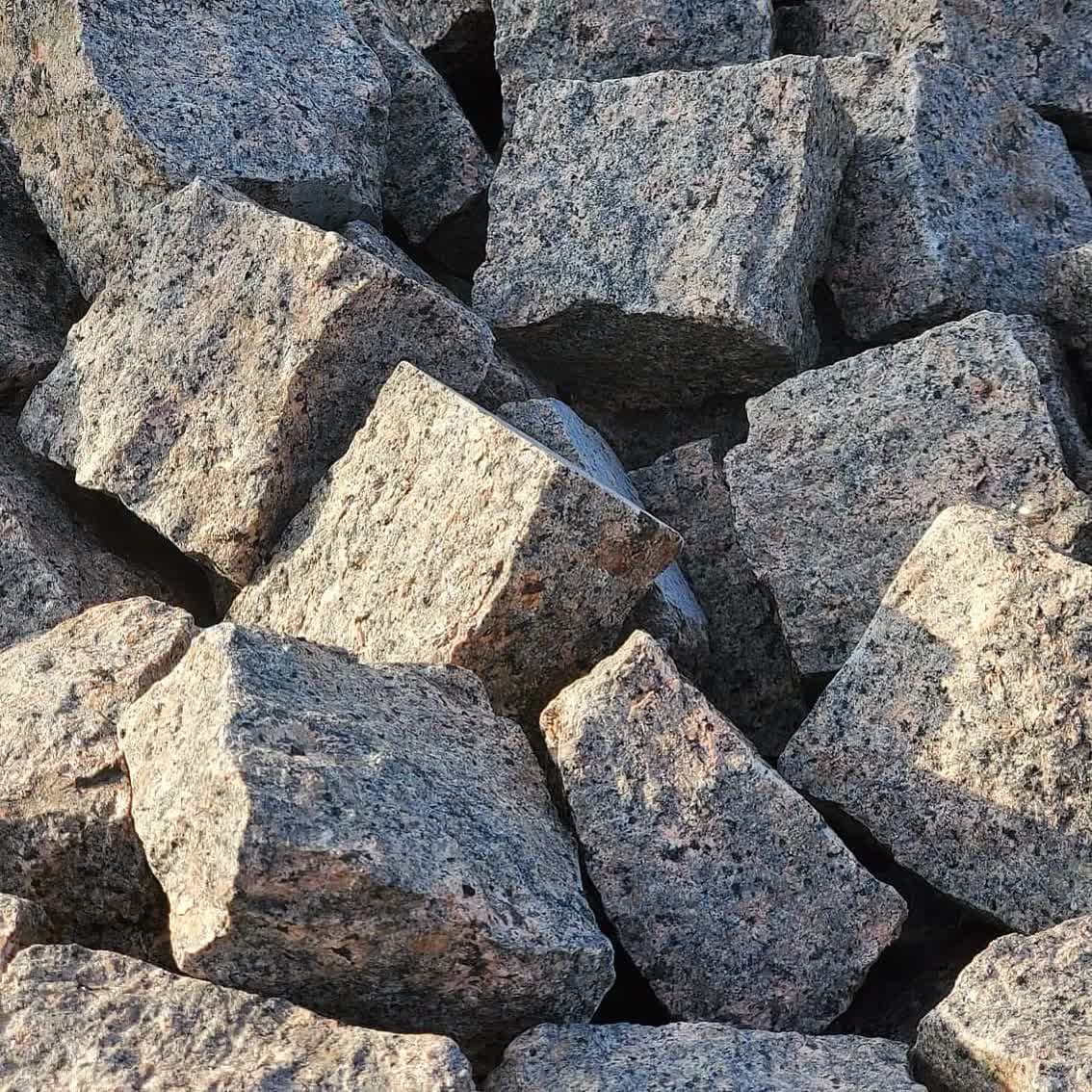 Ukrainian Granite Brown Coffee Split Cubes