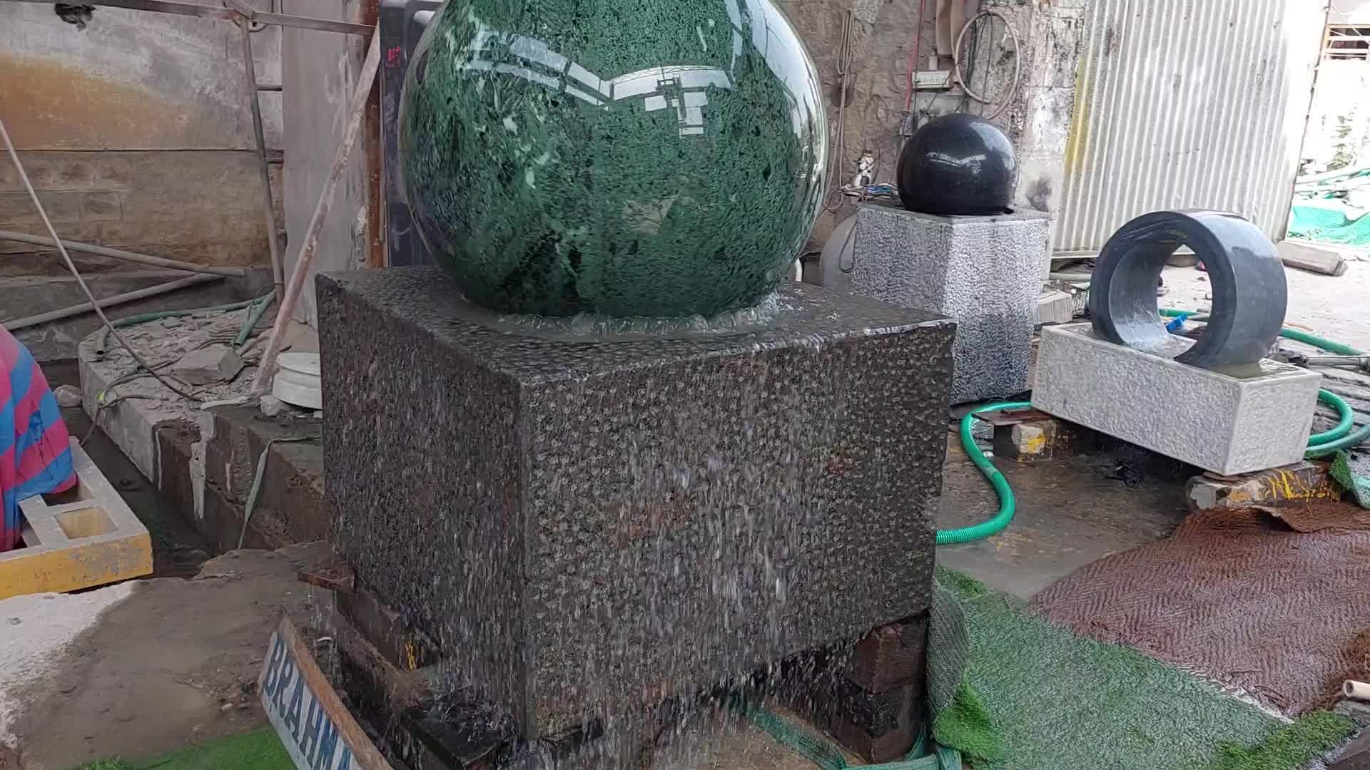 Garden Landscaping Rolling Floating Ball Fountain