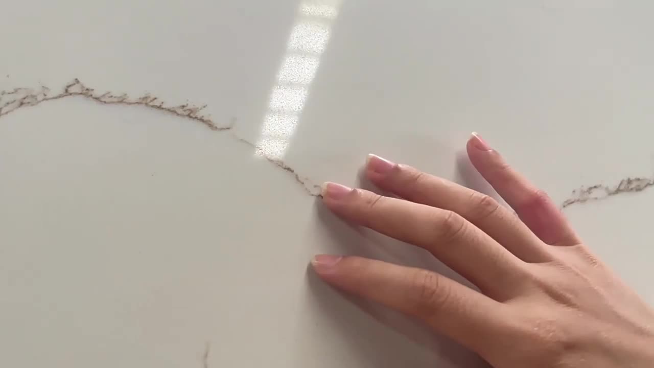 Chinese Gold Striped Imitation Marble Artificial Calacatta