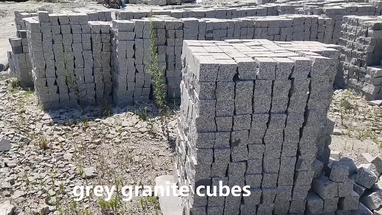Yellow Granite Stone Split Surface Luxury Patio Cubes