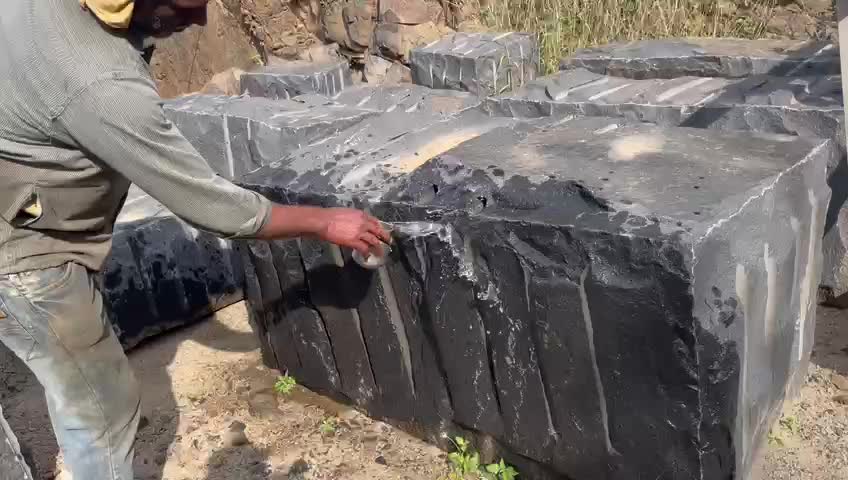 Indian Absolute Black Granite Blocks