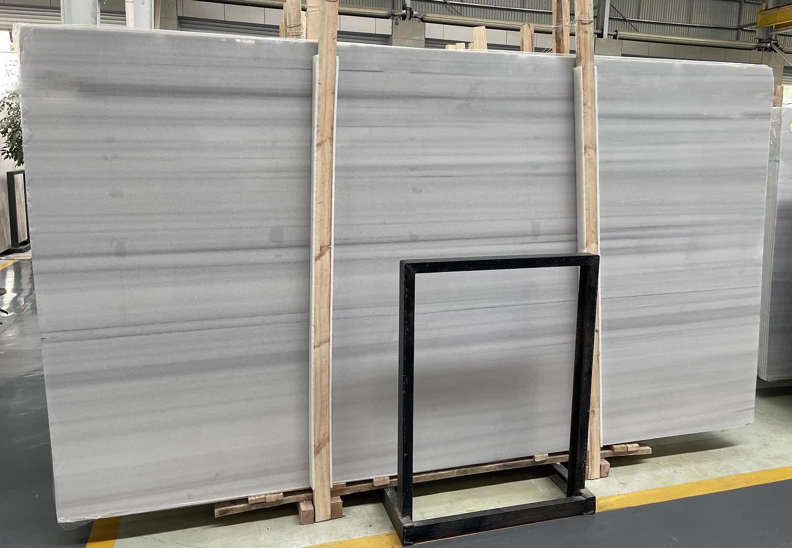White Fantasy Marble Slabs For Interior Projects