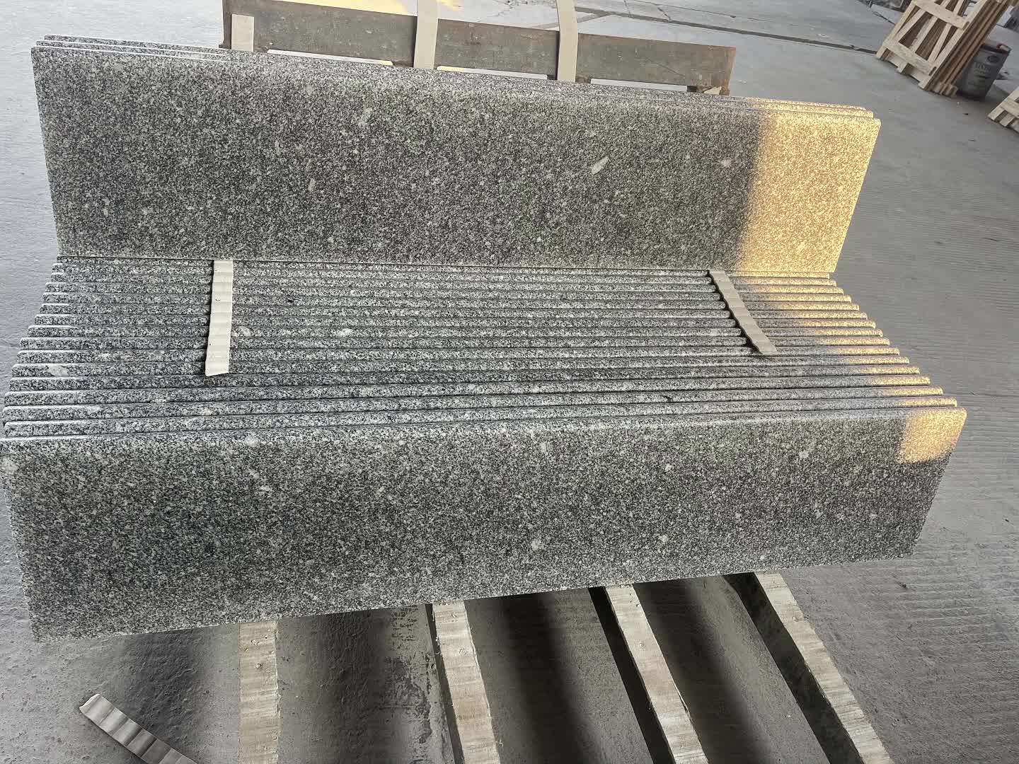China Barre Grey Granite Stairs For Commercial And Residential