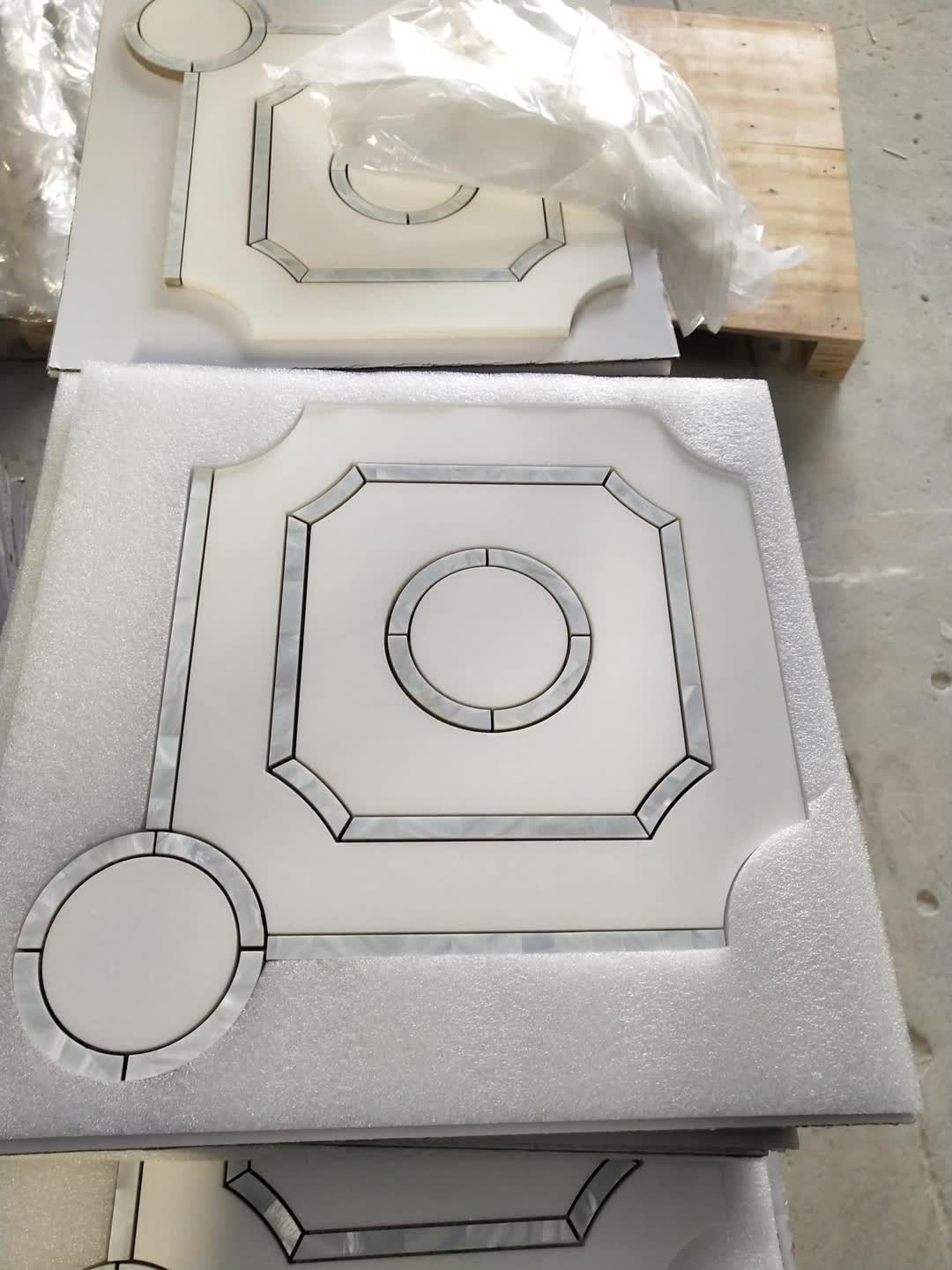 Thassos White And Oyster Shell Pattern Polished Mosaic Tiles
