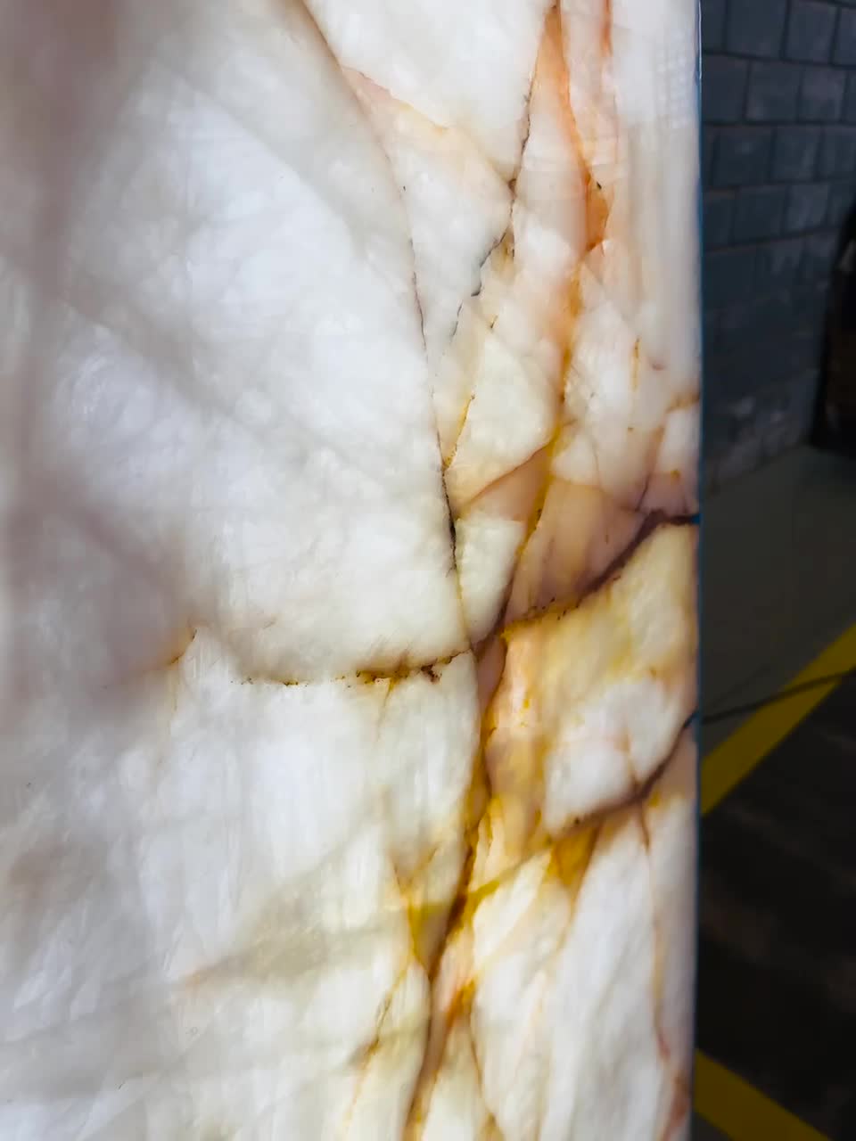 Cristallo Quartzite – 2Cm Polished, Honed, Leathered Slabs