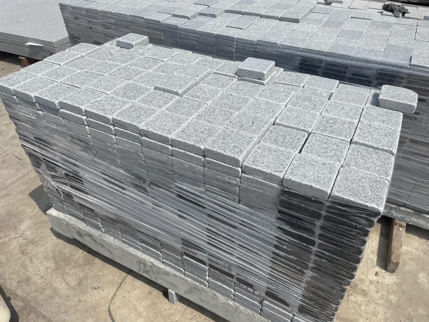 G654 Tumbled Cobblestones