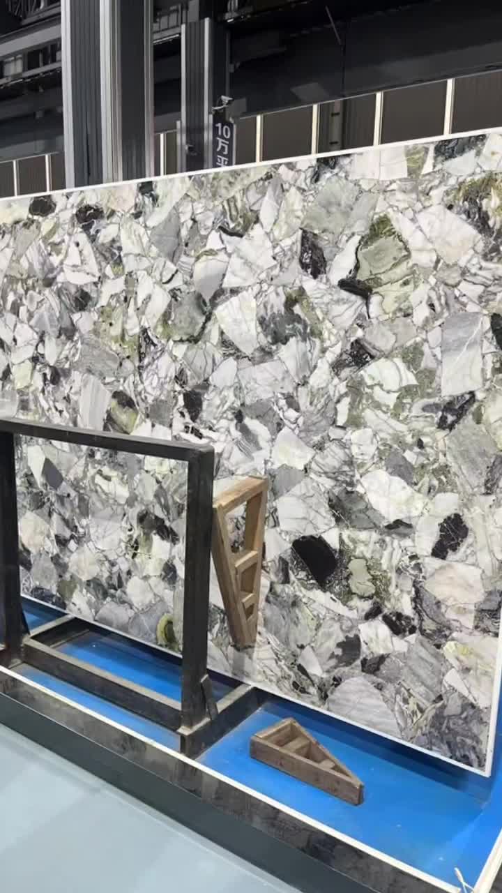 China Emerald Marble Slab For Cutting Floor Tiles
